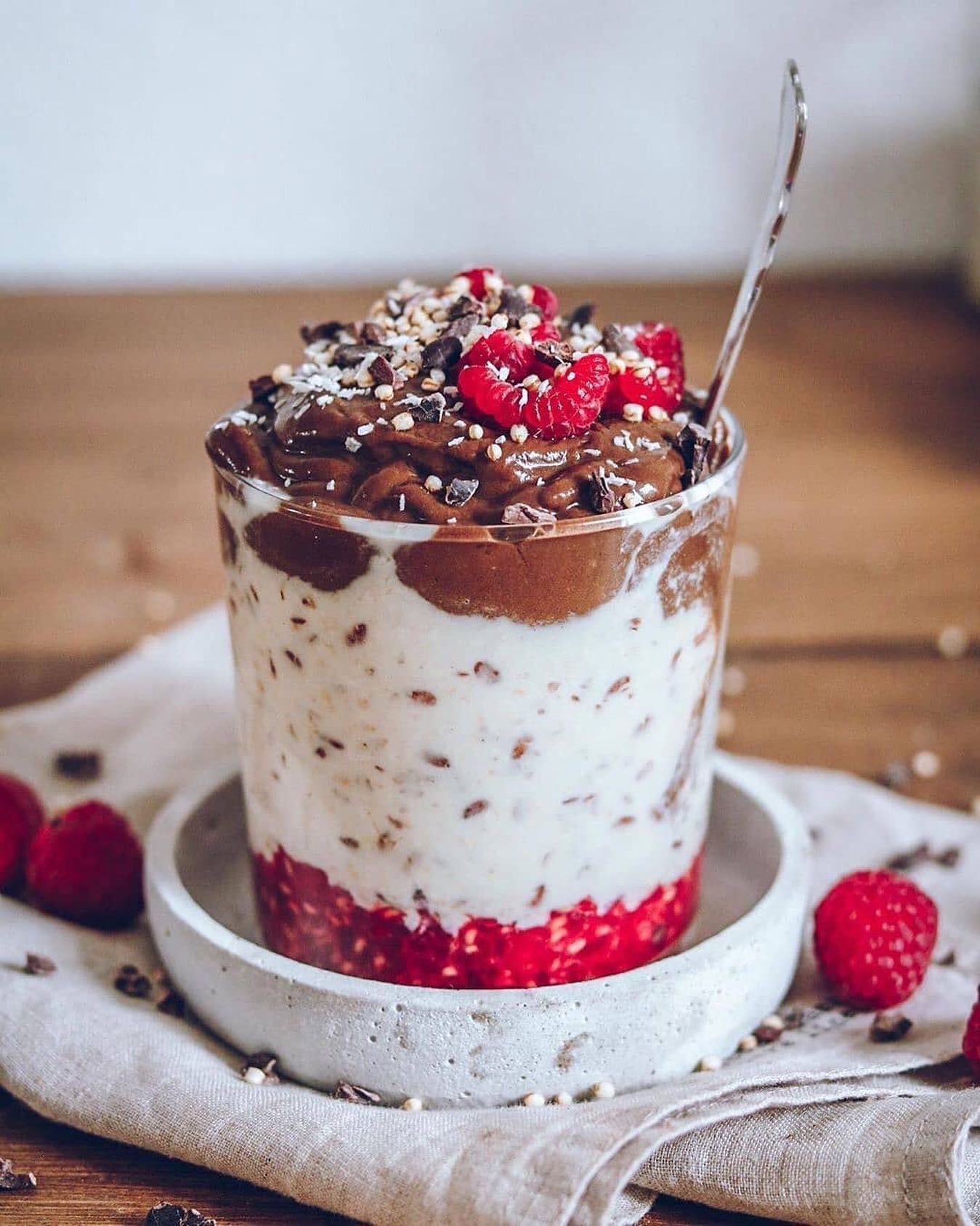 Follow @smoothies_nature365 • @detox_recipes Also check @foodtipz . Getting those healthy fats in! 😍 Classic oatmeal topped with my all time favorite chocolate mousse, coconut yogurt and raspberries. Classic flax oatmeal: 5 tbsp rolled oats 1 tbsp flax seeds 3/4 cup hot water 3/4 cup oat milk 1/2 tbsp maple syrup Pinch of salt In a pan combine the oats and flax seeds, pour the hot water and let soak for 10 minutes. Add all the other ingredients, stir well, bring to boil and let simmer for few minutes. Top with chocolate mouse (recipe in my highlights -> chocolate bowl) and serve with coconut yogurt and raspberries . Credit: @soulfoodbysarah #befitfoods #befitrecipes #nutrition_planet #veganvultures #feedfeed #foodphotography #foodlover #foodforlife #thrivemags #flatlaytoday #deliciouslyhealthysweets #contemporaryvegan #originmagazine #veganfood #wholefoods #veganfoodspot #veganfoodshare#veganbombs #detoxtips #thevegansclub #smoothiemixer #healthfoods #befitsmoothies #kaylaitsines #smoothie_planet #beautifulsmoothies #glowingplants #strawberrymousse #veganmousse #vegandessert